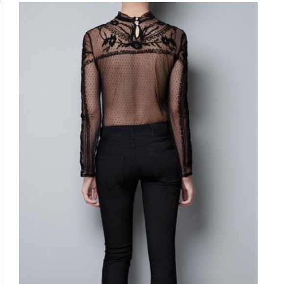 ISO ZARA LACE EMBROIDERED SWISS DOT FLOWERS TOP - Picture 3 of 5